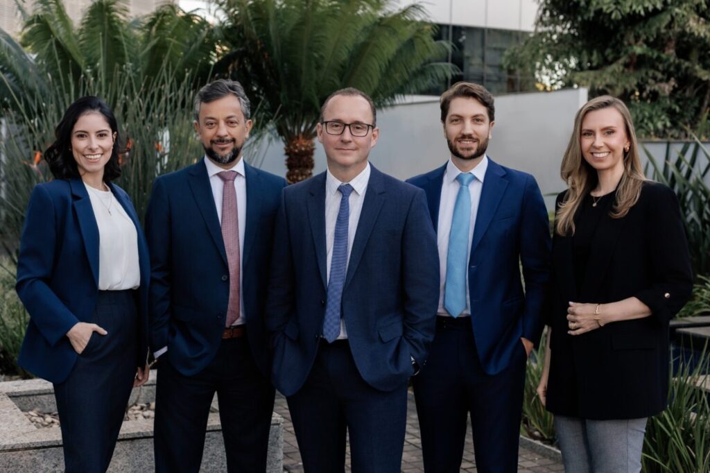 Empresas ampliam demanda por consultoria jurídica estratégica