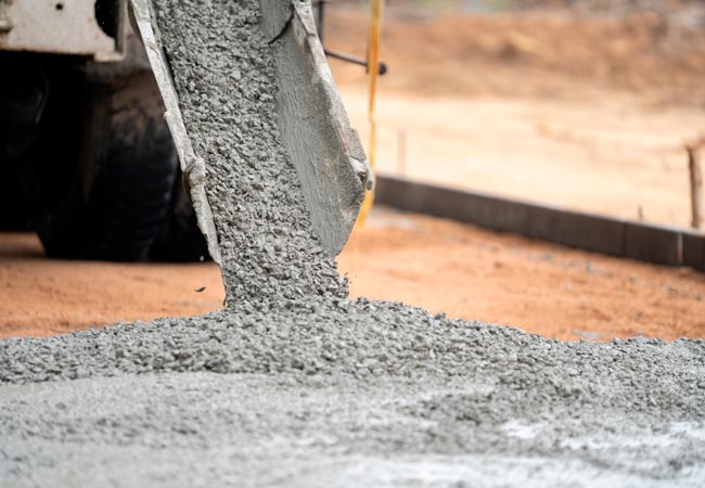 Vendas de cimento recuam em julho com o impacto das chuvas