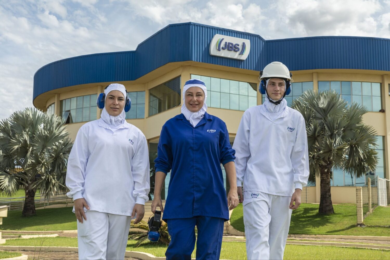JBS reforça geração de empregos com mais de 300 vagas no RS
