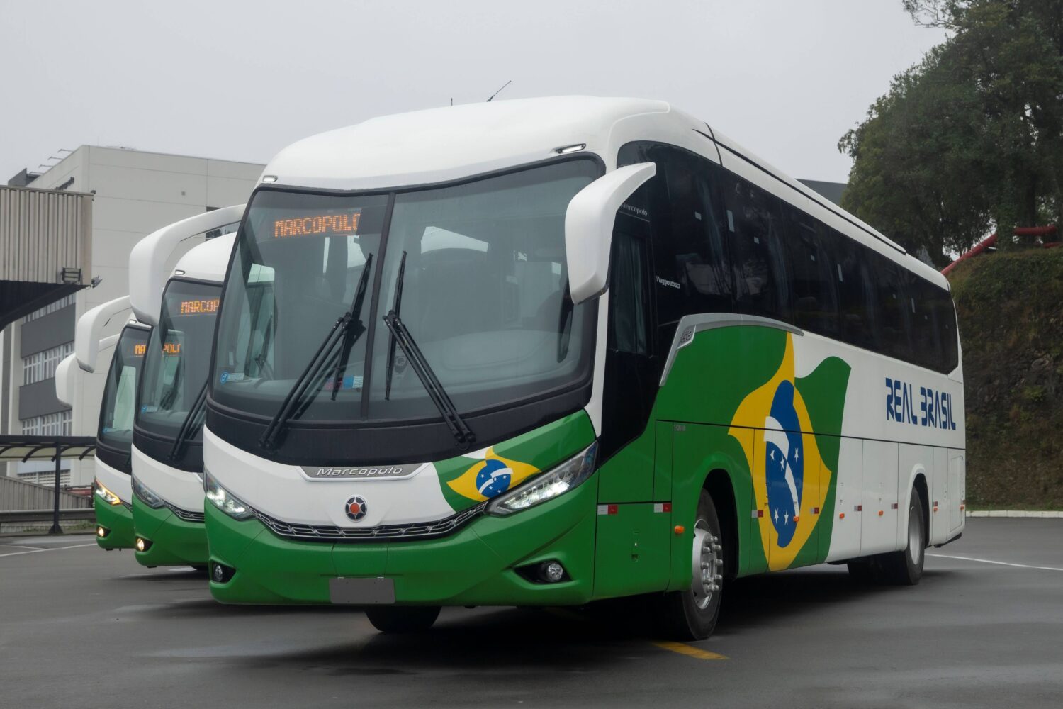 Real Brasil celebra 35 anos com 30 novos ônibus Marcopolo